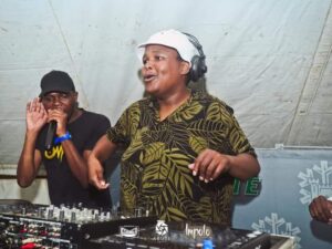 Ubiza Wethu & Listor - Ezomhlaba